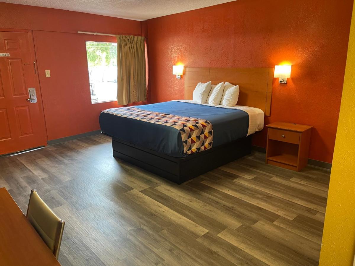 Economy Inn הוט ספרינגס מראה חיצוני תמונה